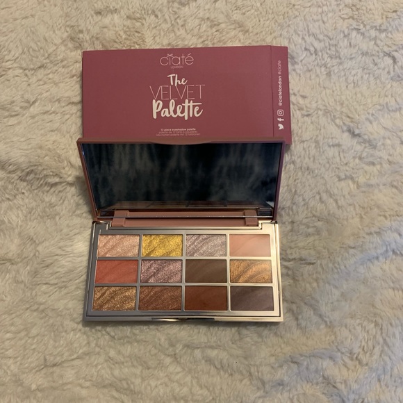 NIB Ciate London Velvet Palette 12 Shadow Set - Picture 1 of 6